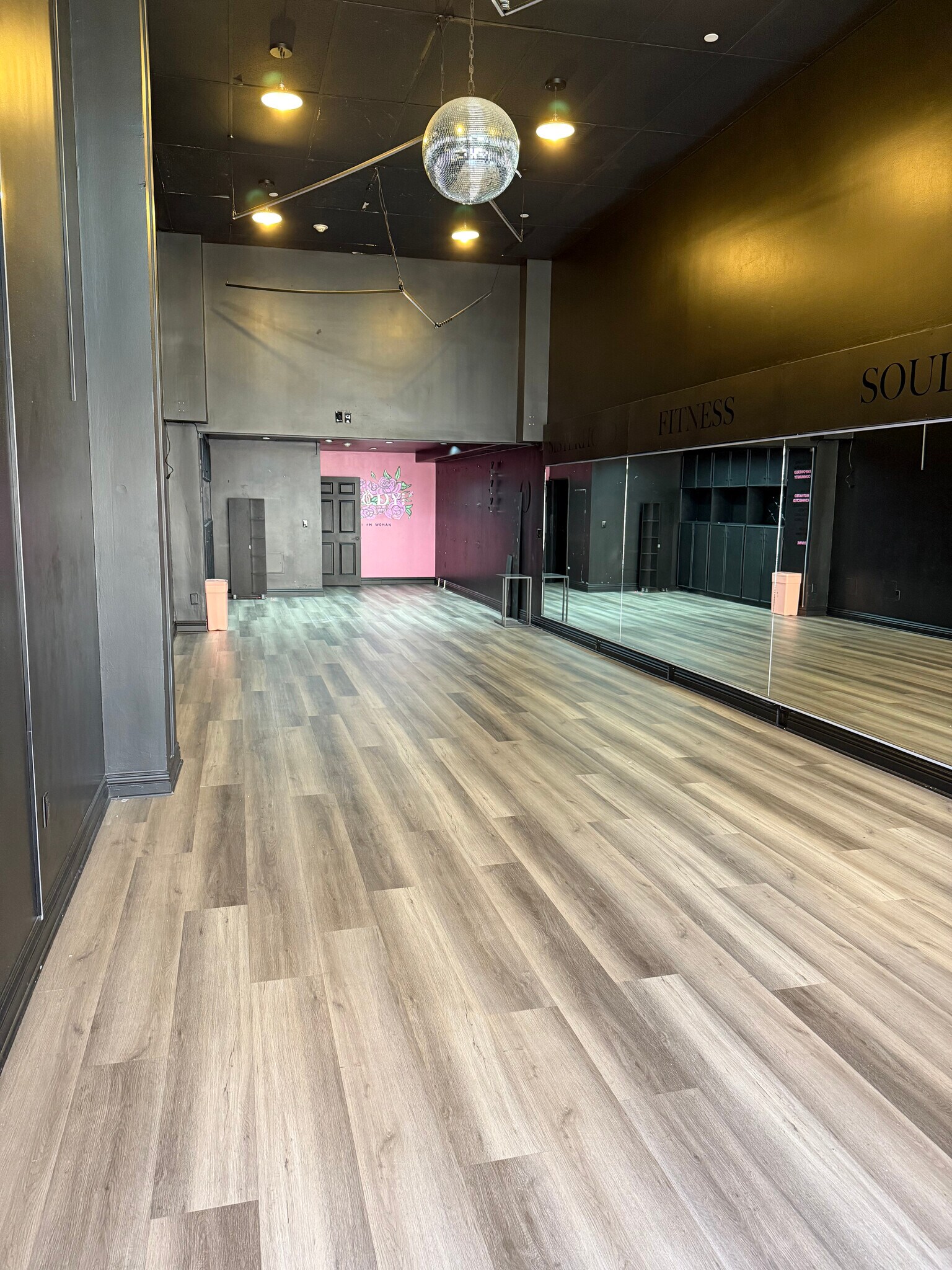 930 S Robertson Blvd, Los Angeles, CA for Rent