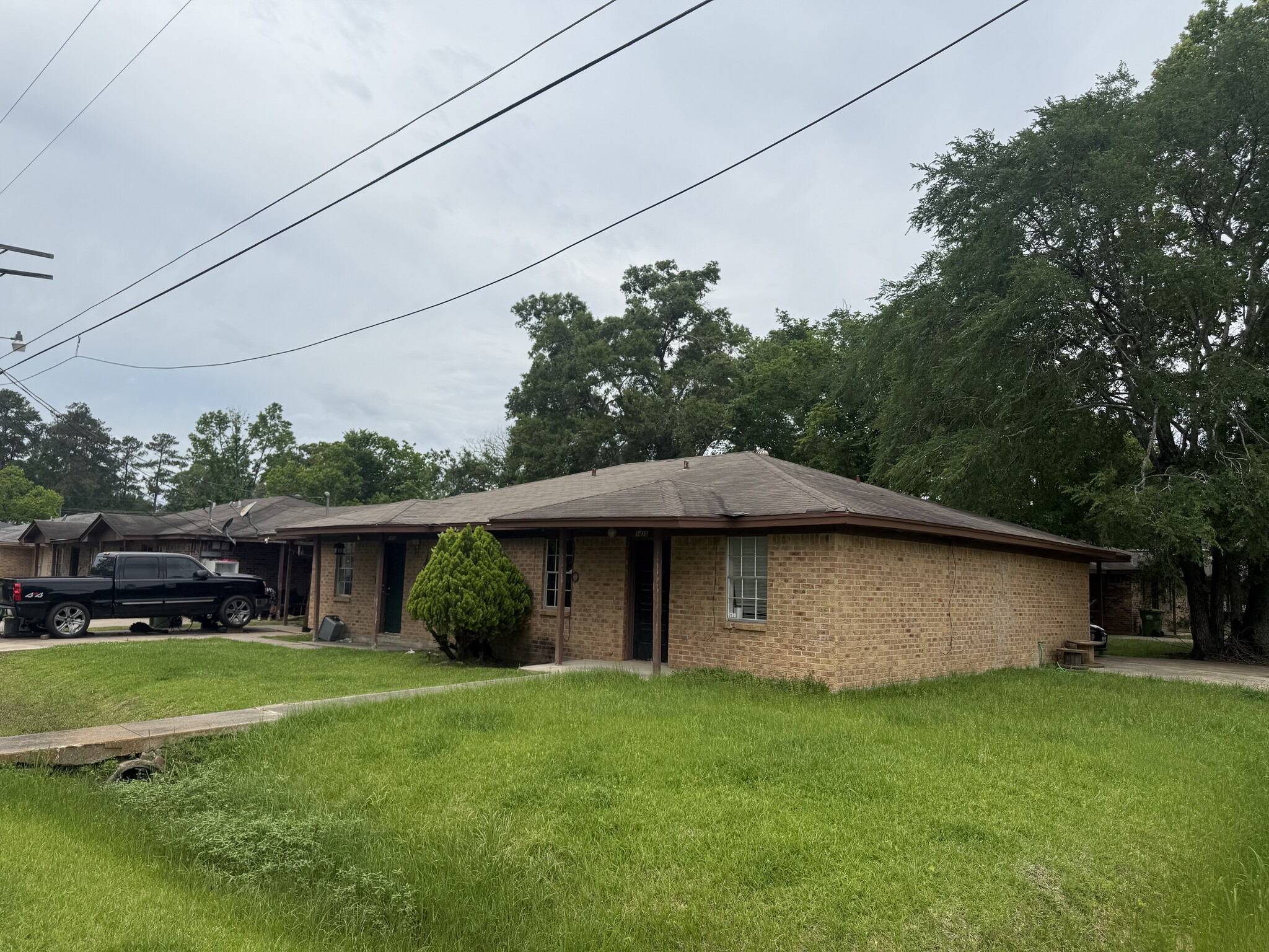 1401/1403; 1409/14011; 1413/1415 Truman St & 706/7, Cleveland, TX for Sale