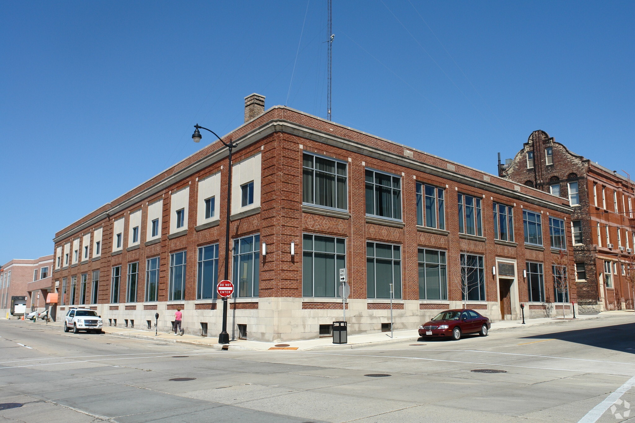 212 4th St, Racine, WI for Sale