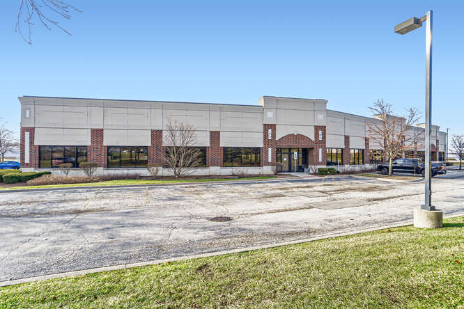 900 Tri State Pky, Gurnee, IL for Rent