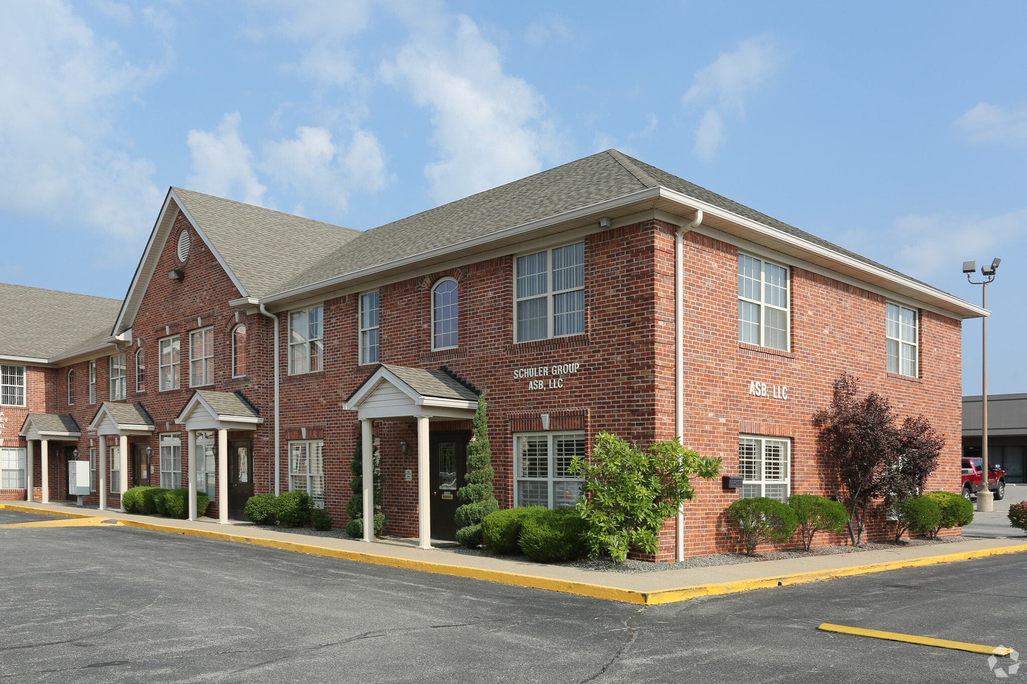 720 Rolling Creek Dr, New Albany, IN for Rent