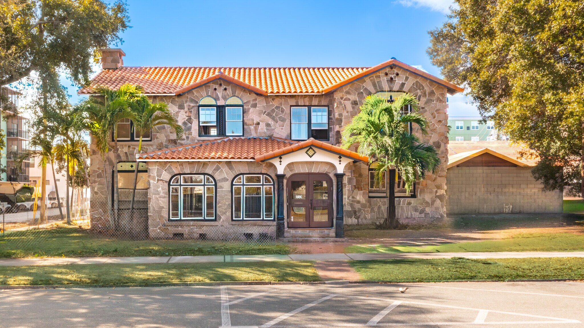 250 Mirror Lake Dr N, Saint Petersburg, FL for Sale