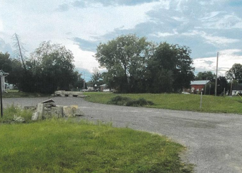 66 Elgin Av W, Renfrew, ON for Sale