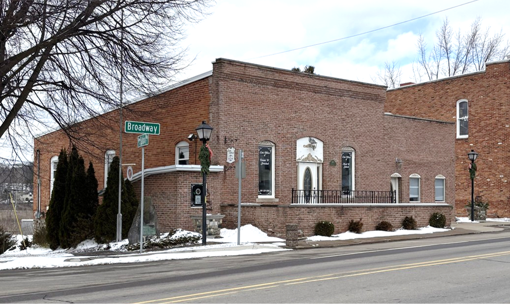 650 Broadway, Davisburg, MI for Sale