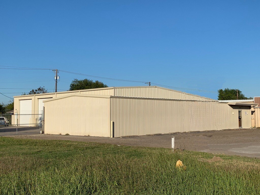 5562 Leopard St, Corpus Christi, TX for Rent