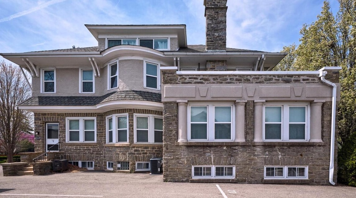 900 Greenwood Ave, Jenkintown, PA for Sale