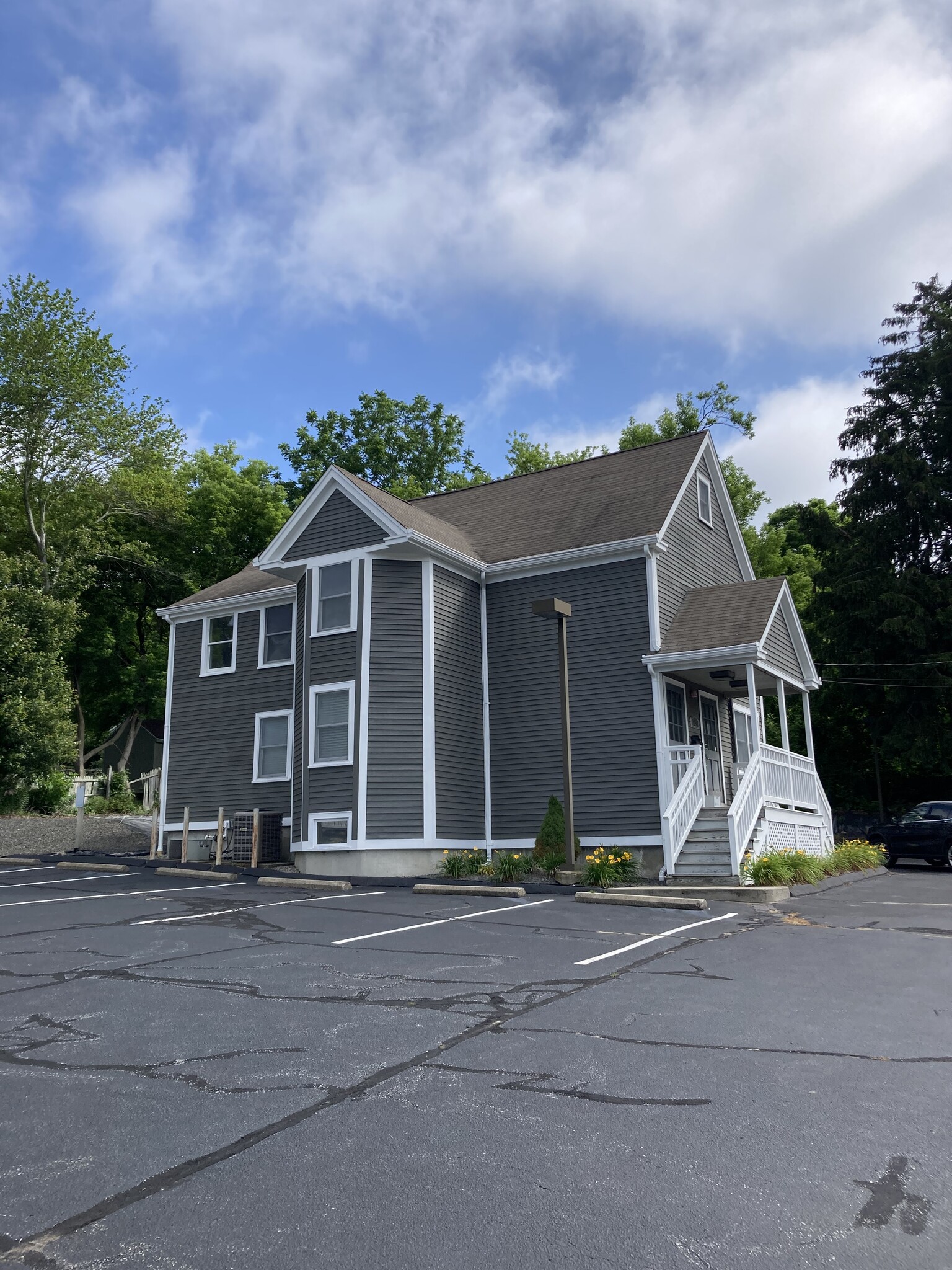 531-535 W Main St, Norwich, CT for Sale