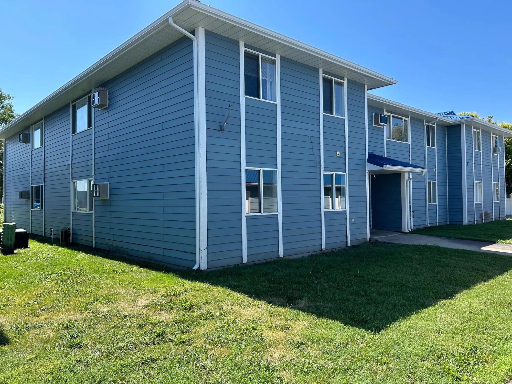 411-415 S Henry St, Pierre, SD for Sale