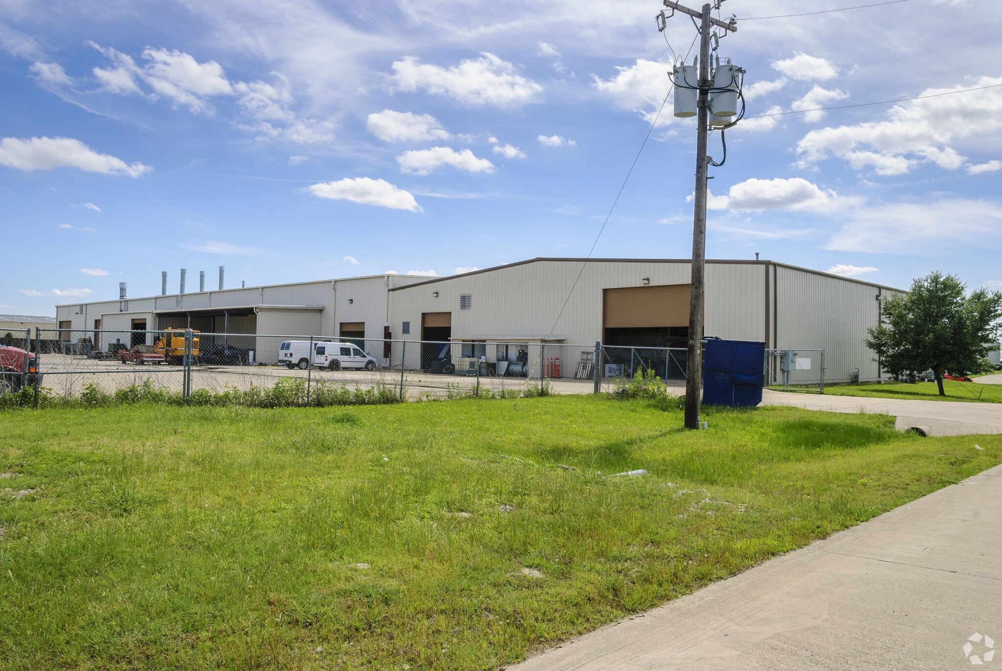 201 Metro Dr, Terrell, TX for Sale