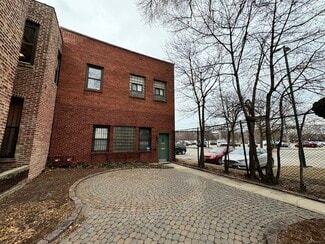Chicago, IL Office/Retail - 2641 N Clybourn Ave