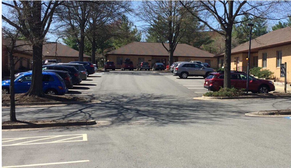10640 Crestwood Dr, Manassas, VA for Rent