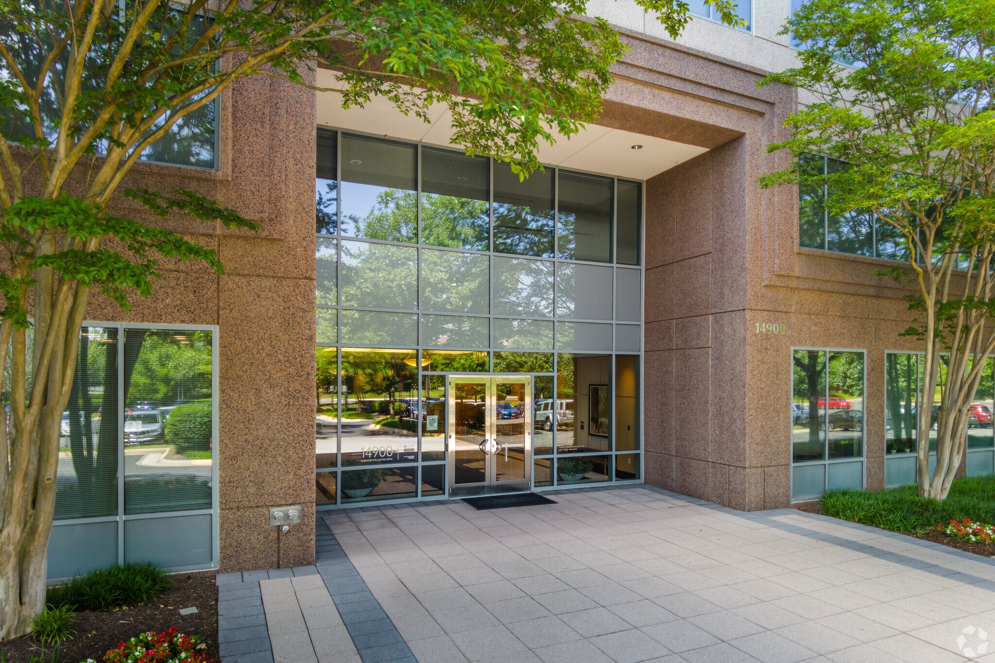 14900 Conference Center Dr Chantilly, VA 20151 Office Property for