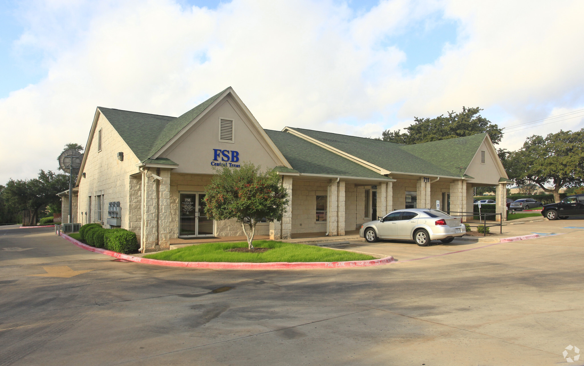 711 San Gabriel Village Blvd, Georgetown, TX for Sale