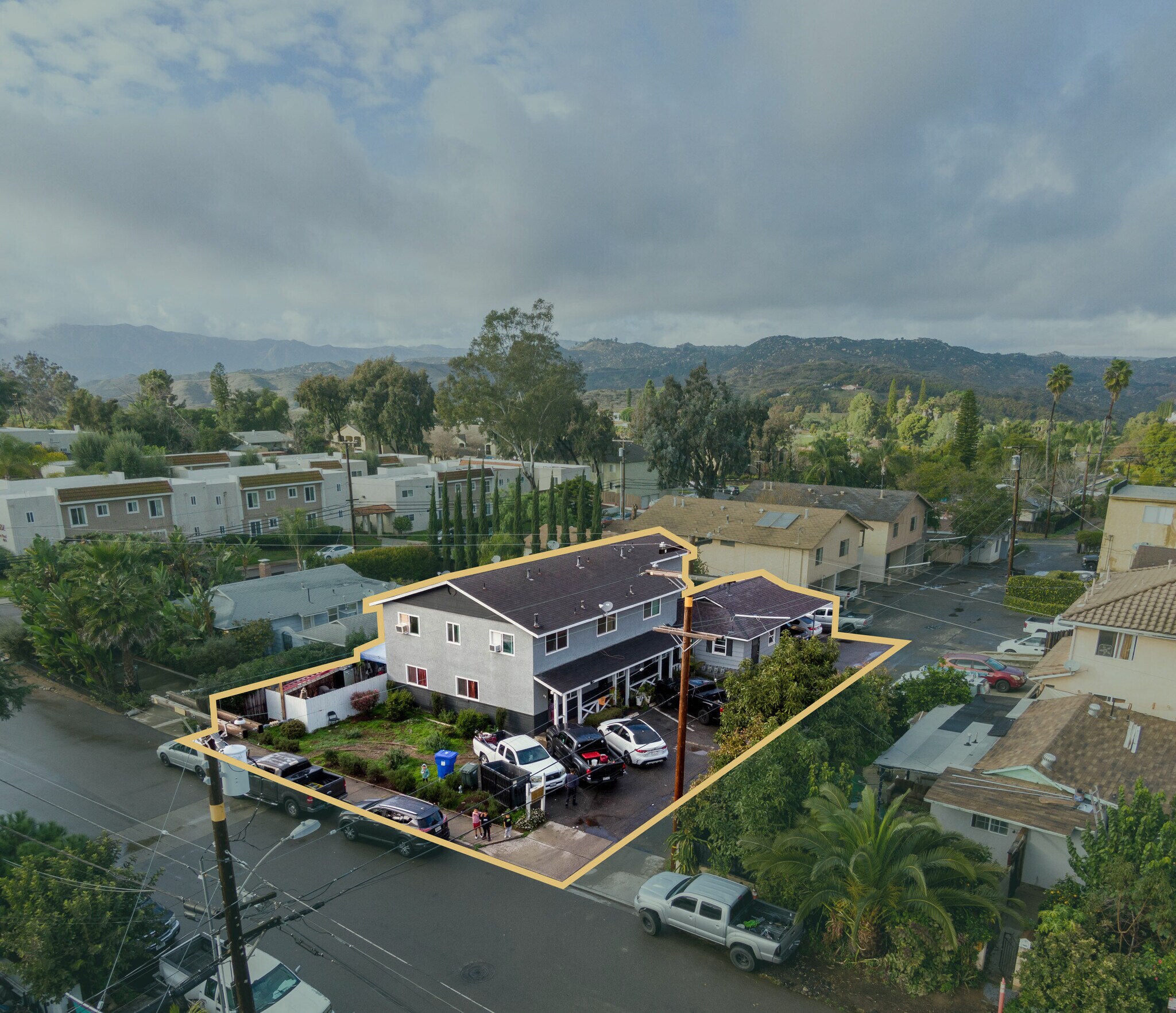 127 W Kalmia St Fallbrook, CA 92028 MultiFamily Property for Lease