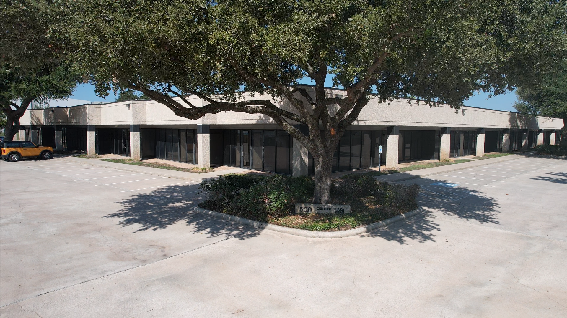 500 Century Plaza Dr, Houston, TX for Rent