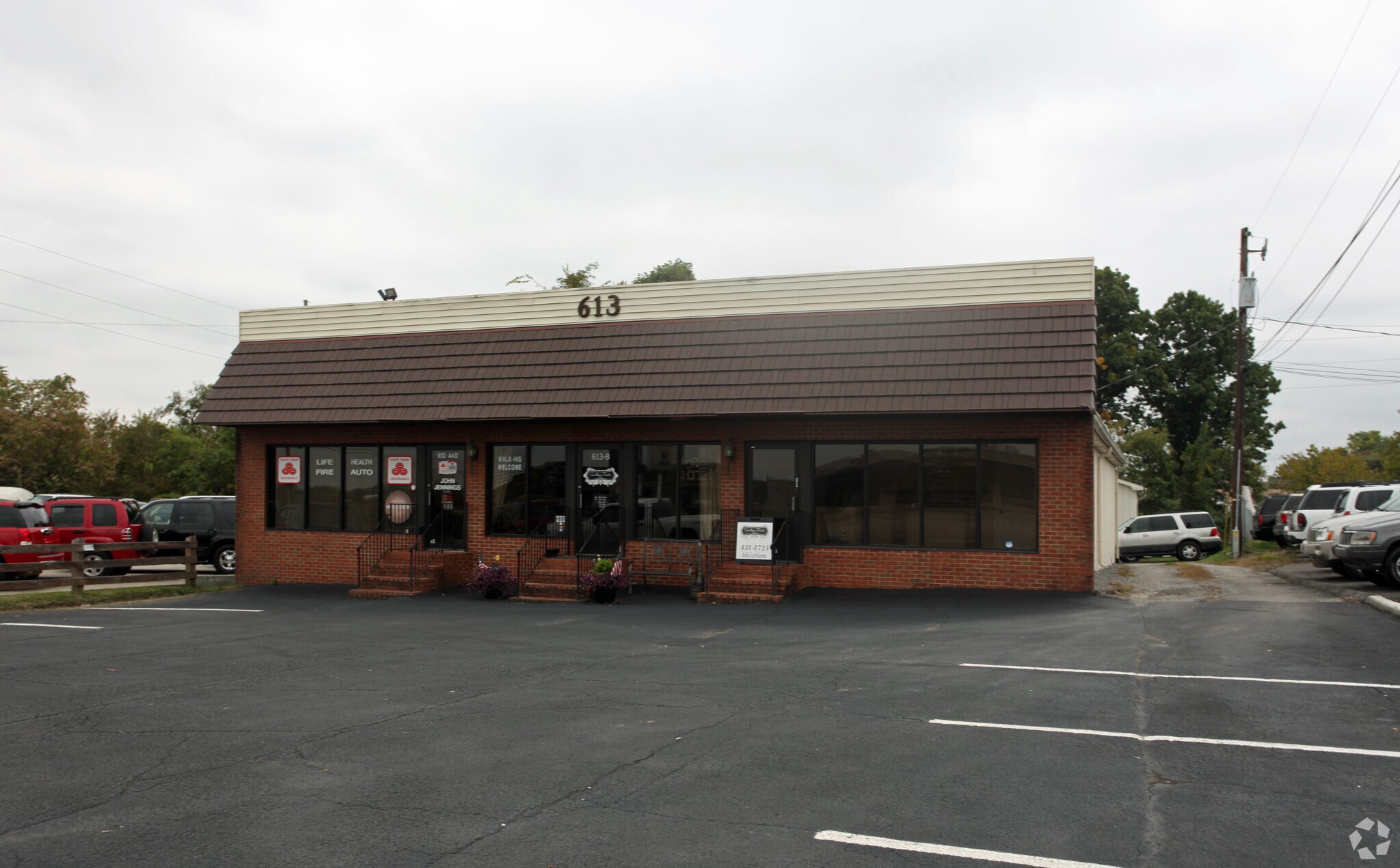 613 W Main St Hendersonville, TN 37075 Retail Property for Lease on
