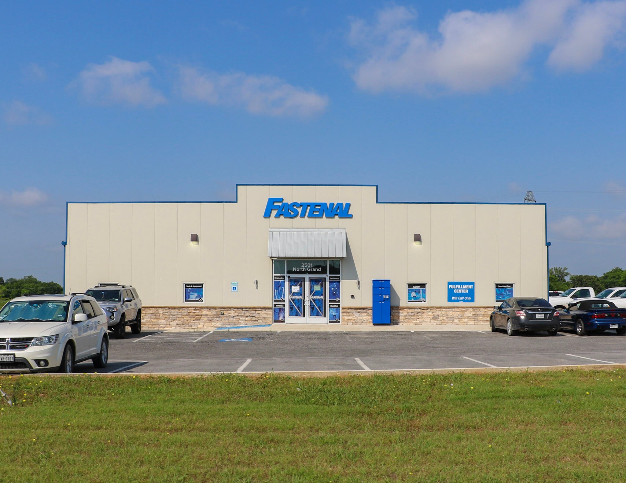 2501 N Grand Ave, Gainesville, TX for Sale