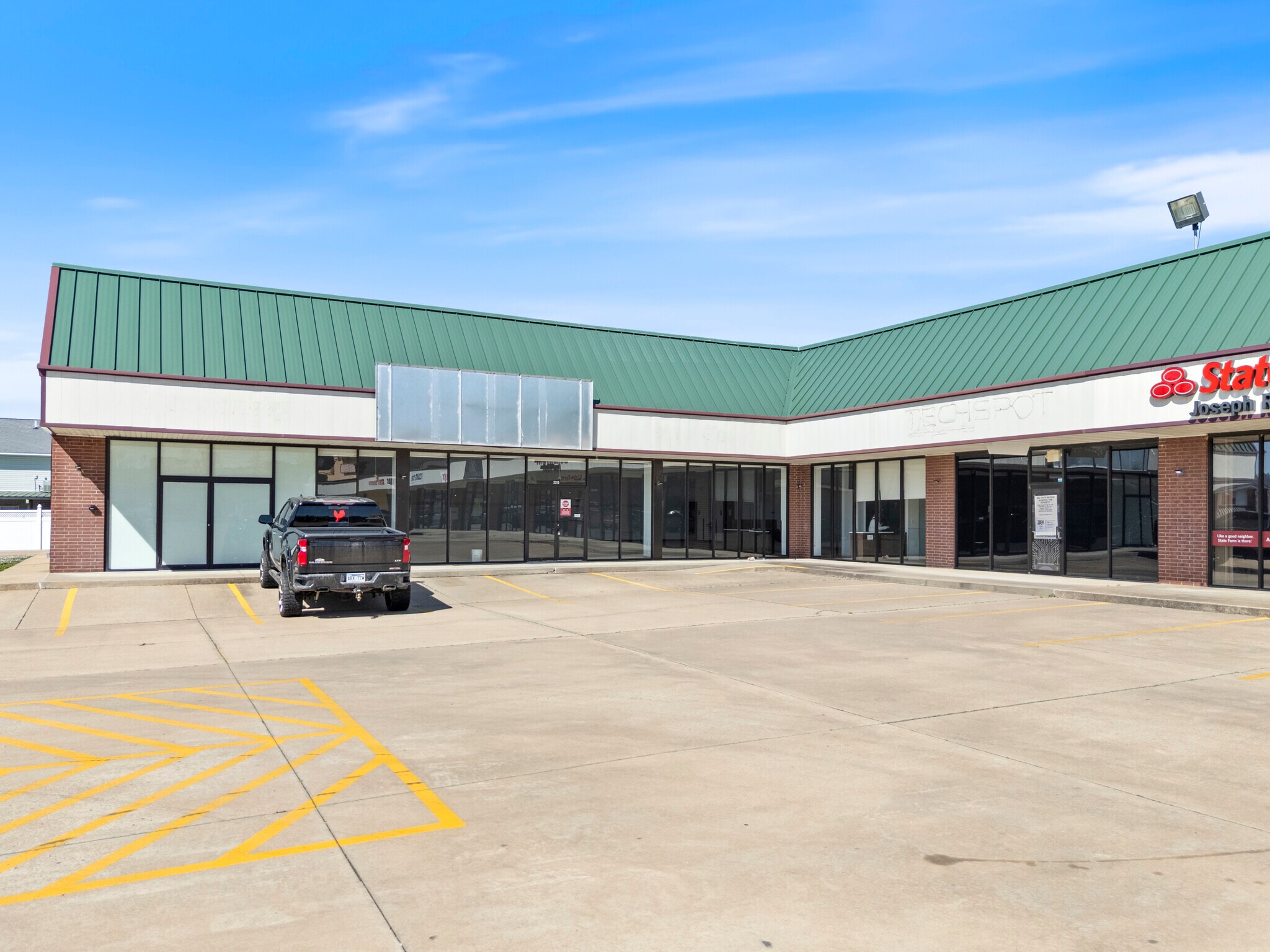 2215 Fayetteville Rd, Van Buren, AR for Rent