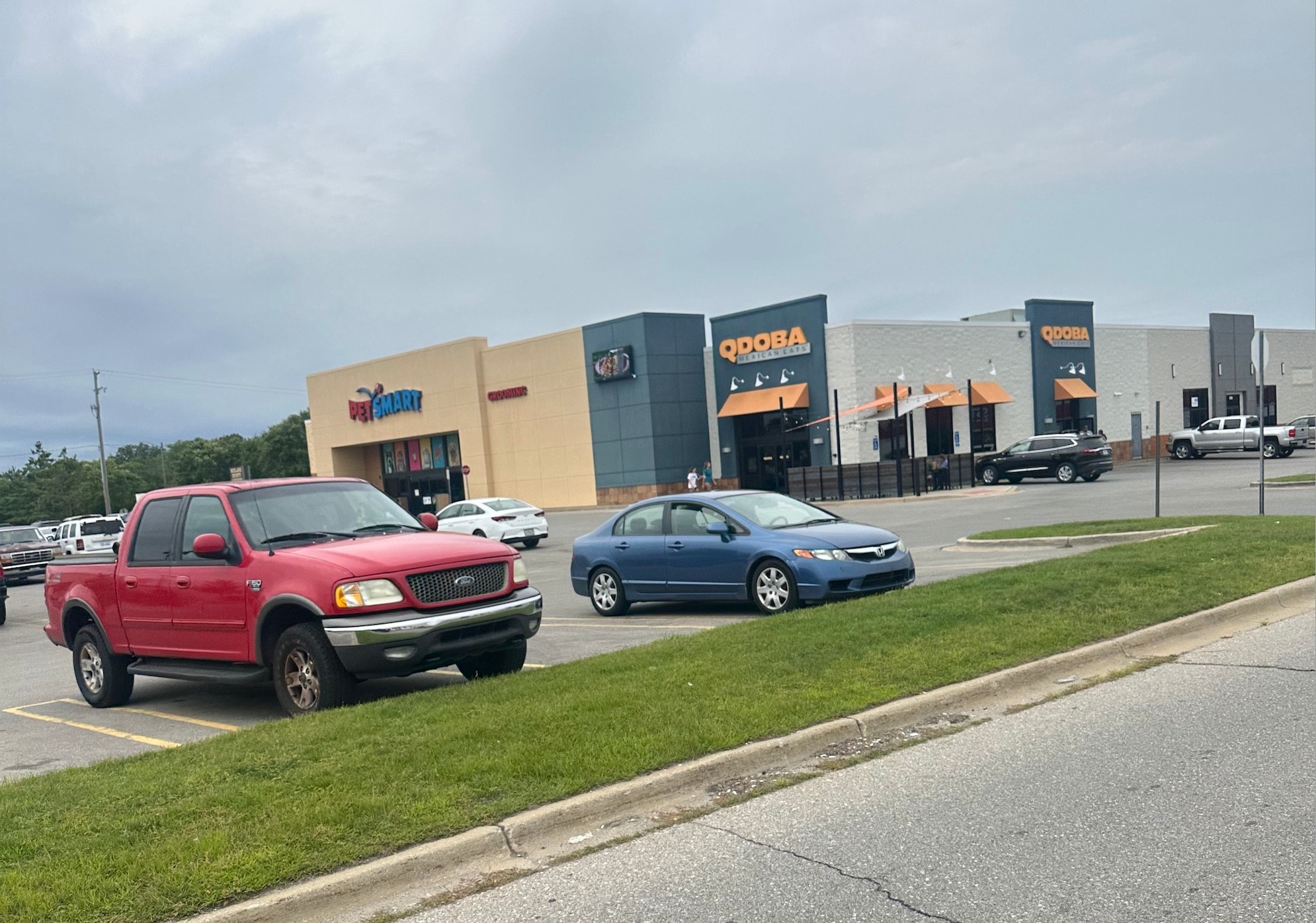 6914 Eastman Ave, Midland, MI for Rent