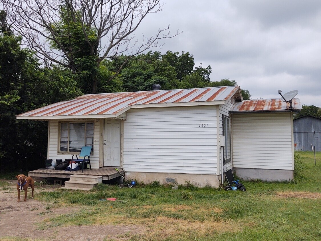1321 Harris Hill Rd, San Marcos, TX for Sale