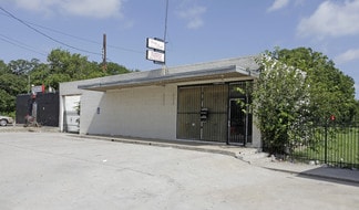 Versatile Retail Opportunity w/ Rear Lot