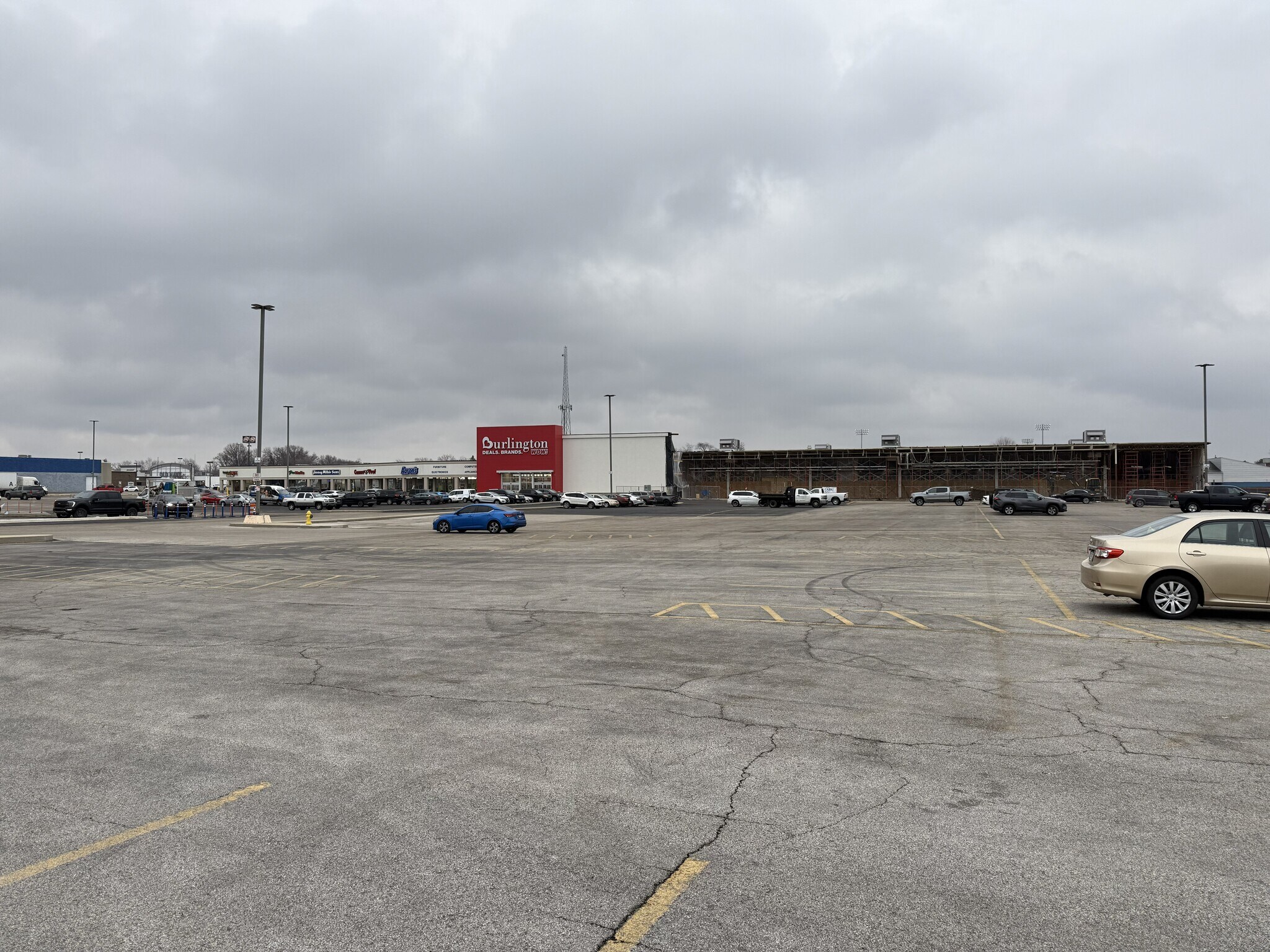 3401-3500 S US Highway 41, Terre Haute, IN for Rent