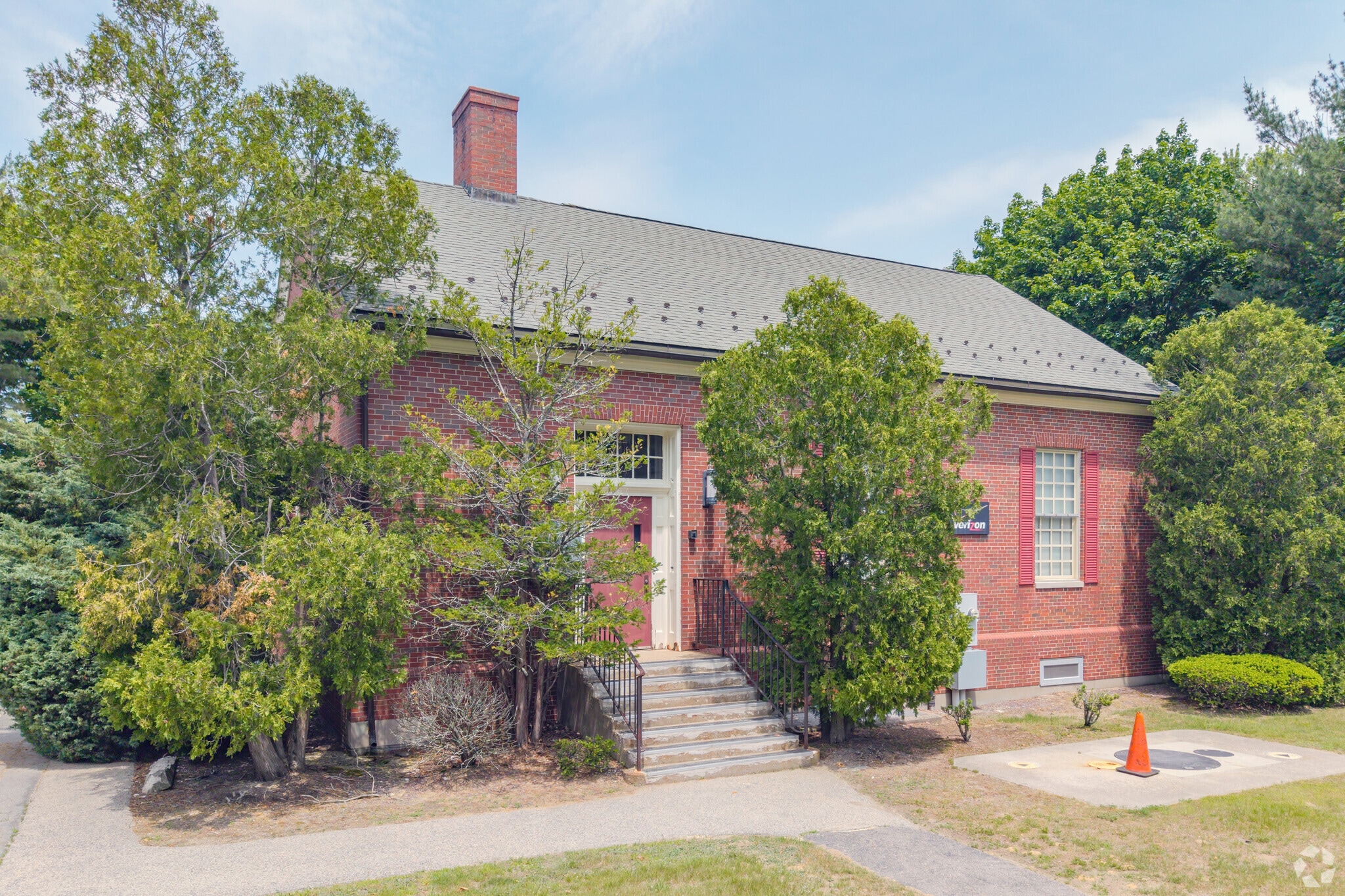 51 Chestnut St, Duxbury, MA for Sale