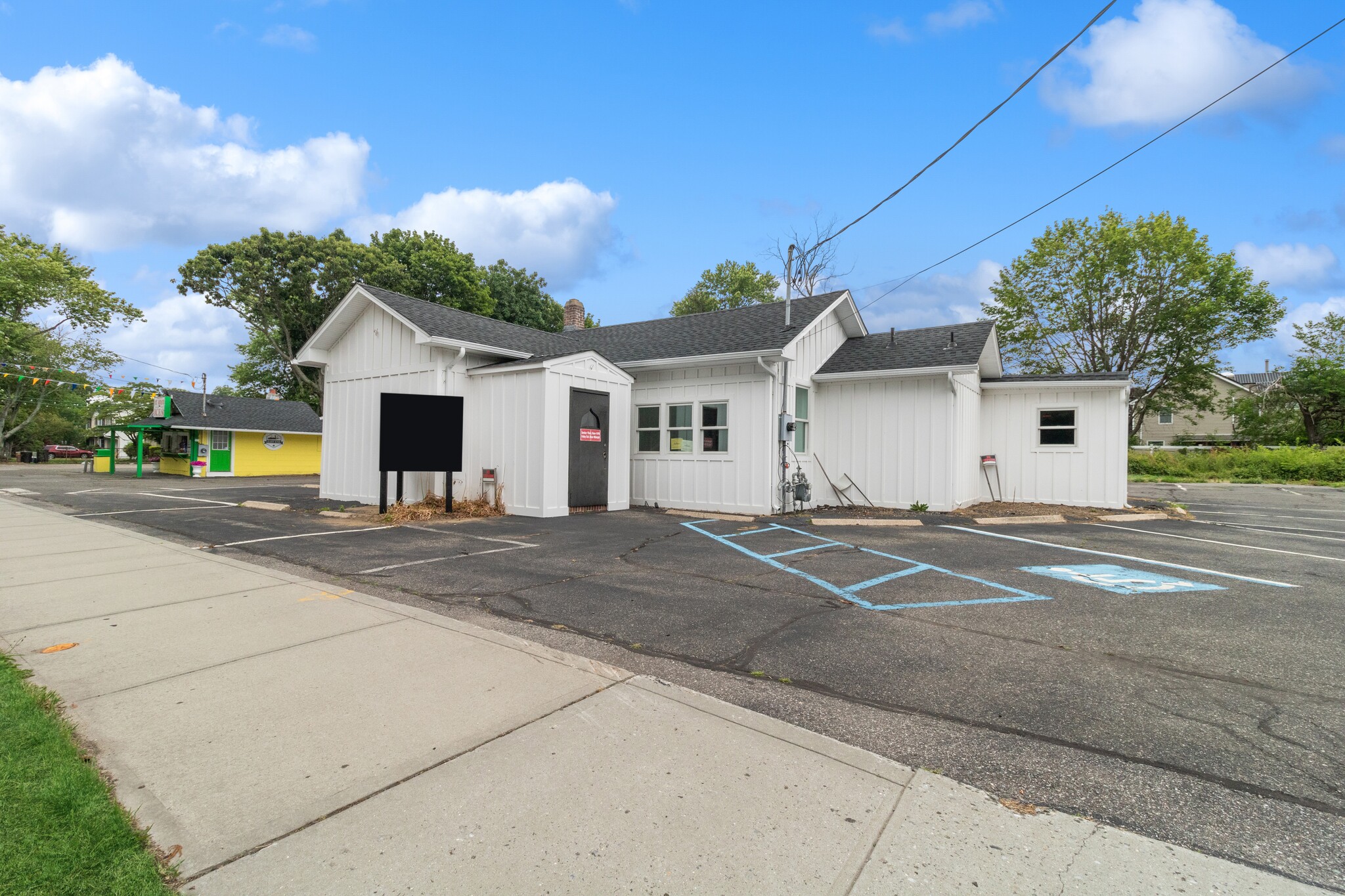 469 Main St, West Sayville, NY for Sale