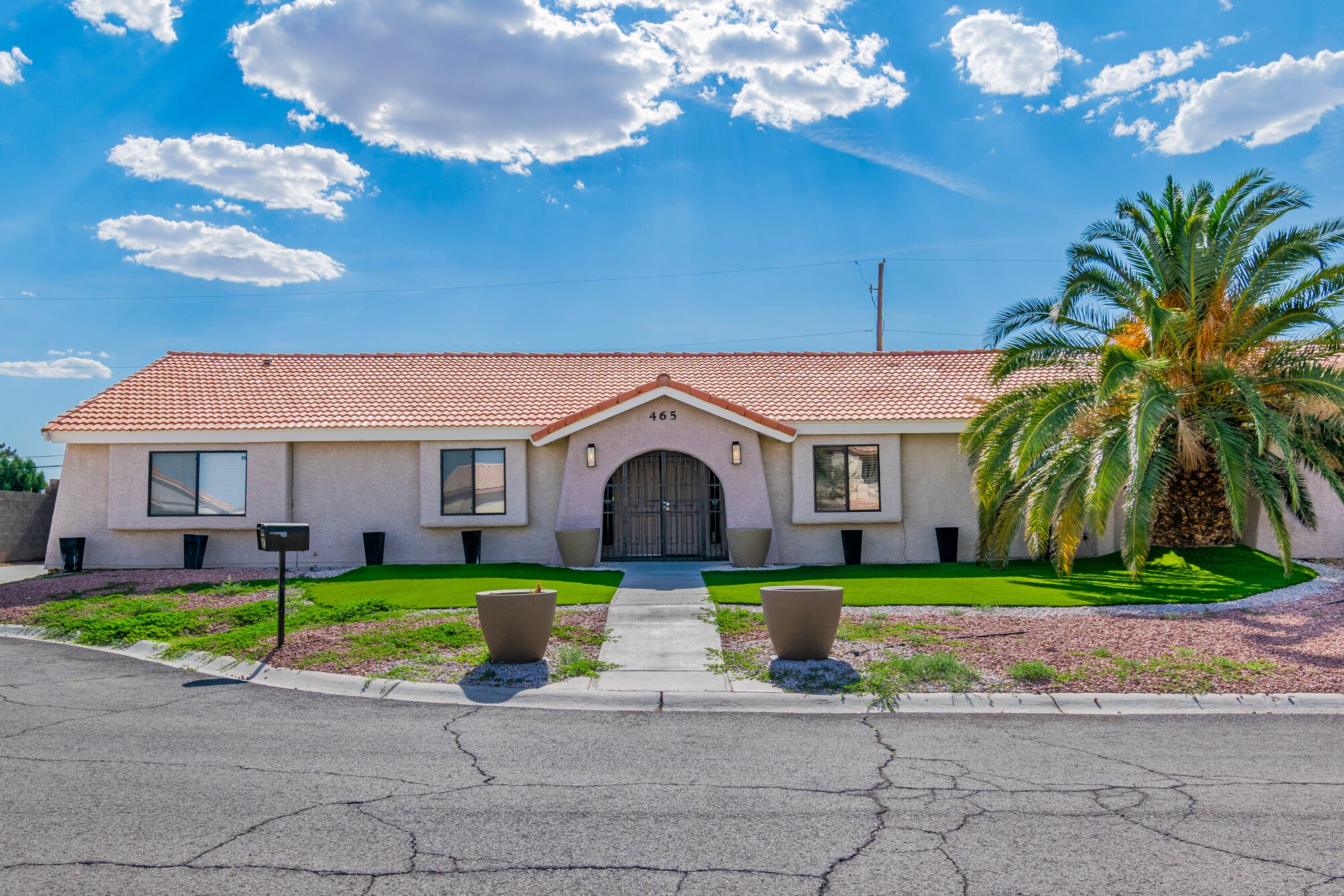 465 E Robindale Rd, Las Vegas, NV for Sale