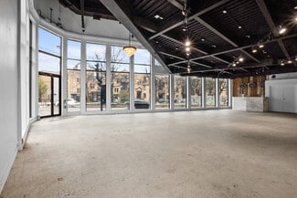 Montréal, QC Retail - 3000 Rue Saint-Antoine O