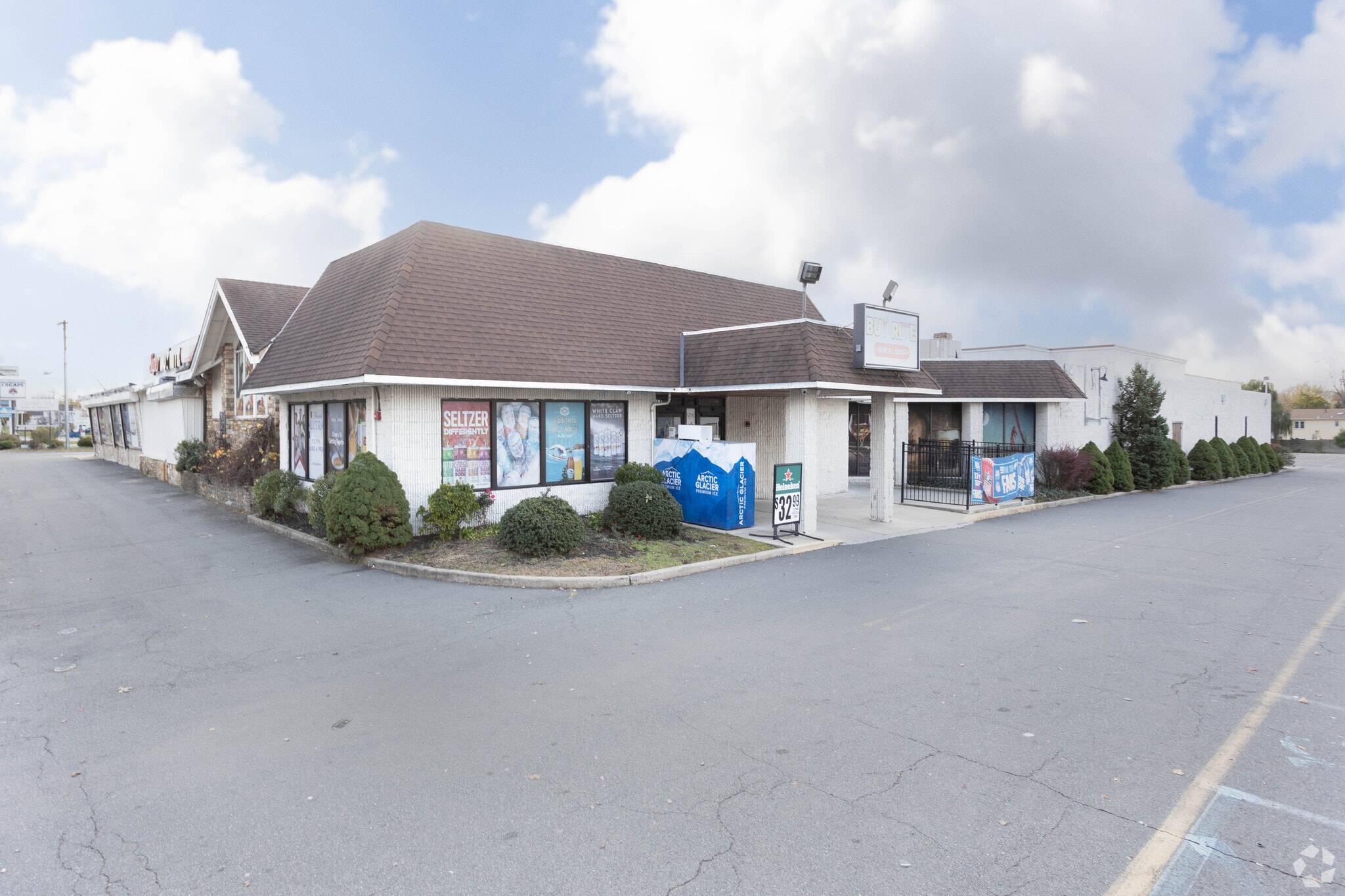 661 State Highway 33, Hamilton, NJ for Rent