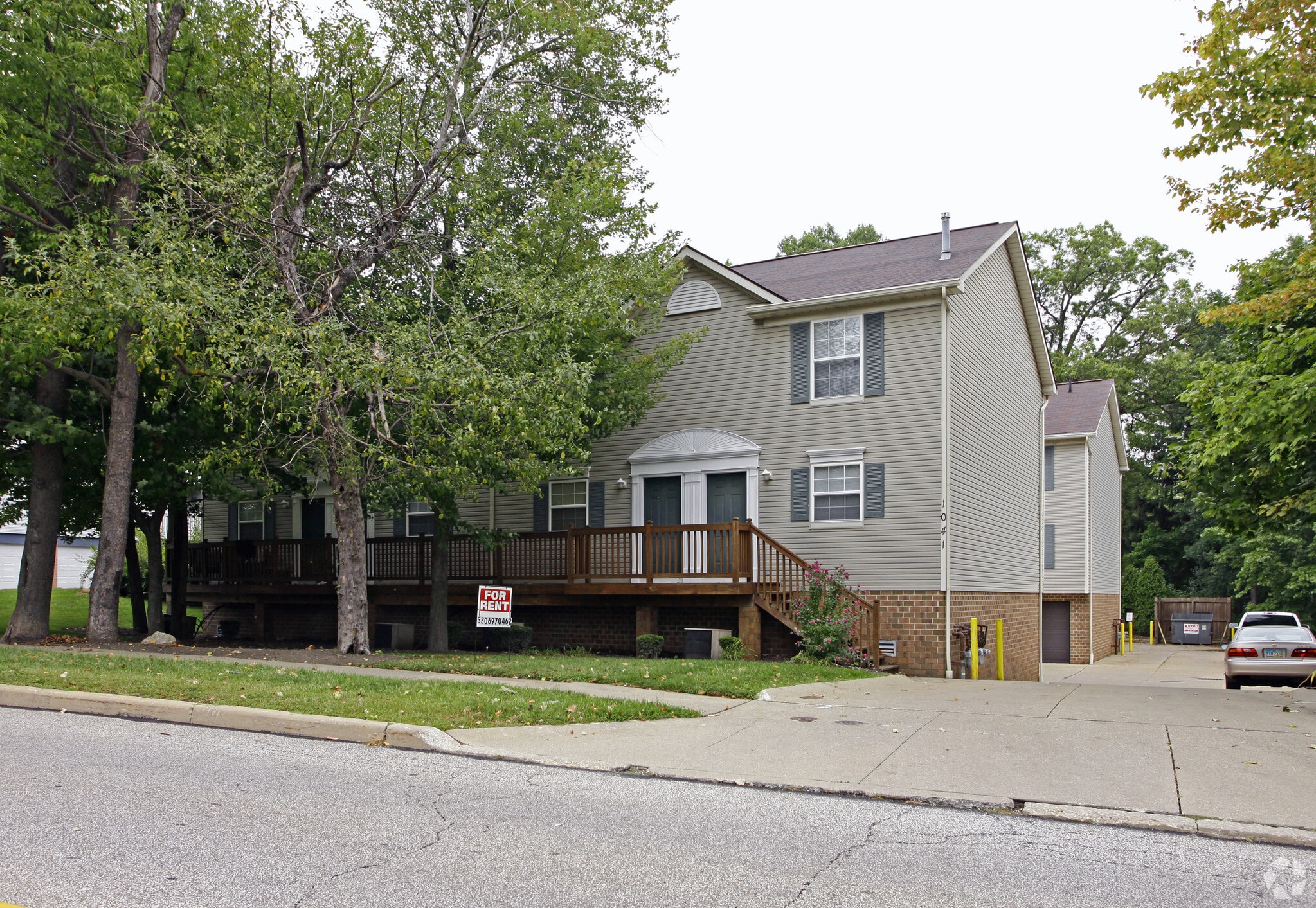 1041 Clyde Ave, Cuyahoga Falls, OH for Sale