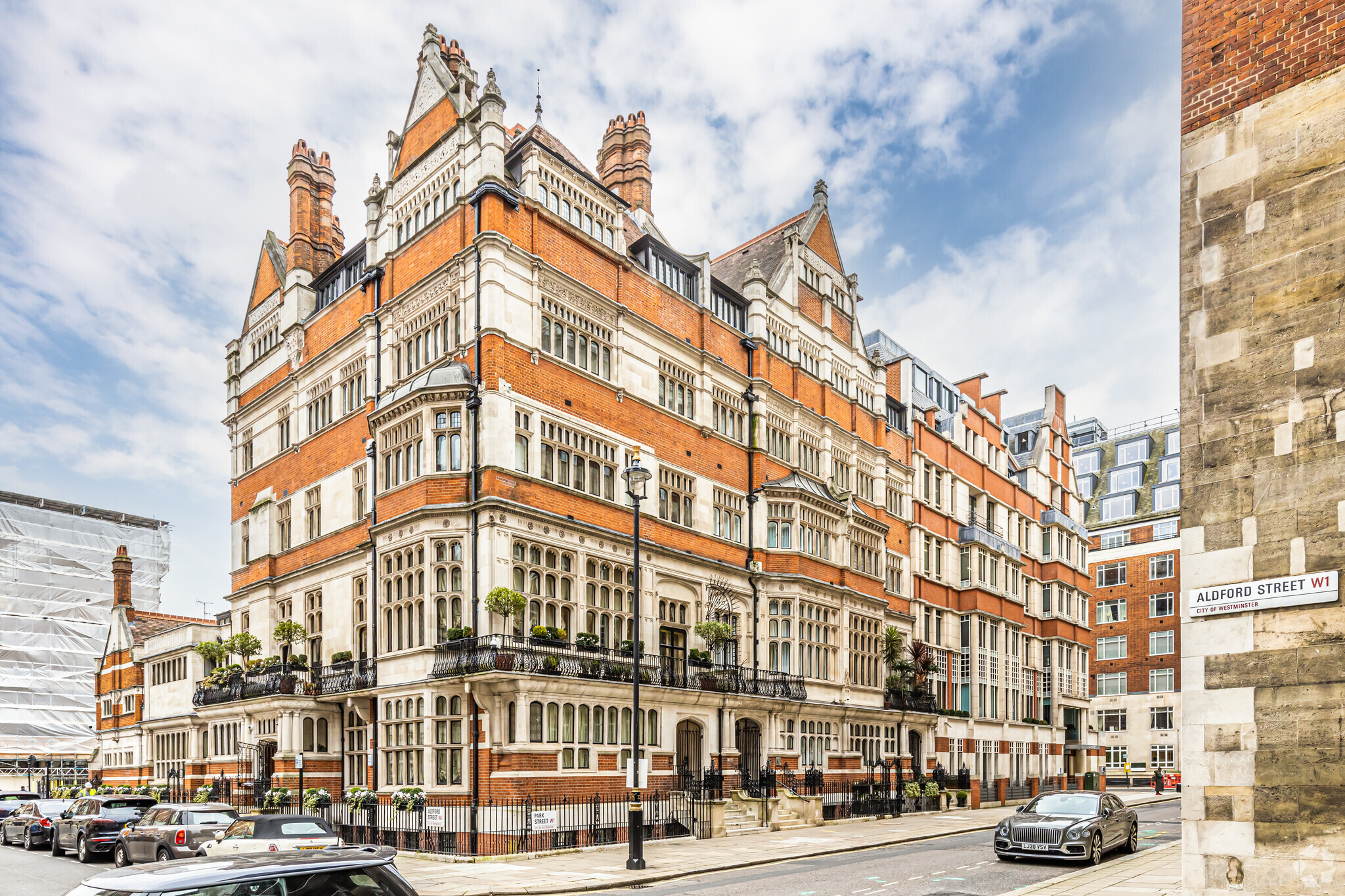 2 Park St, London, LND for Sale