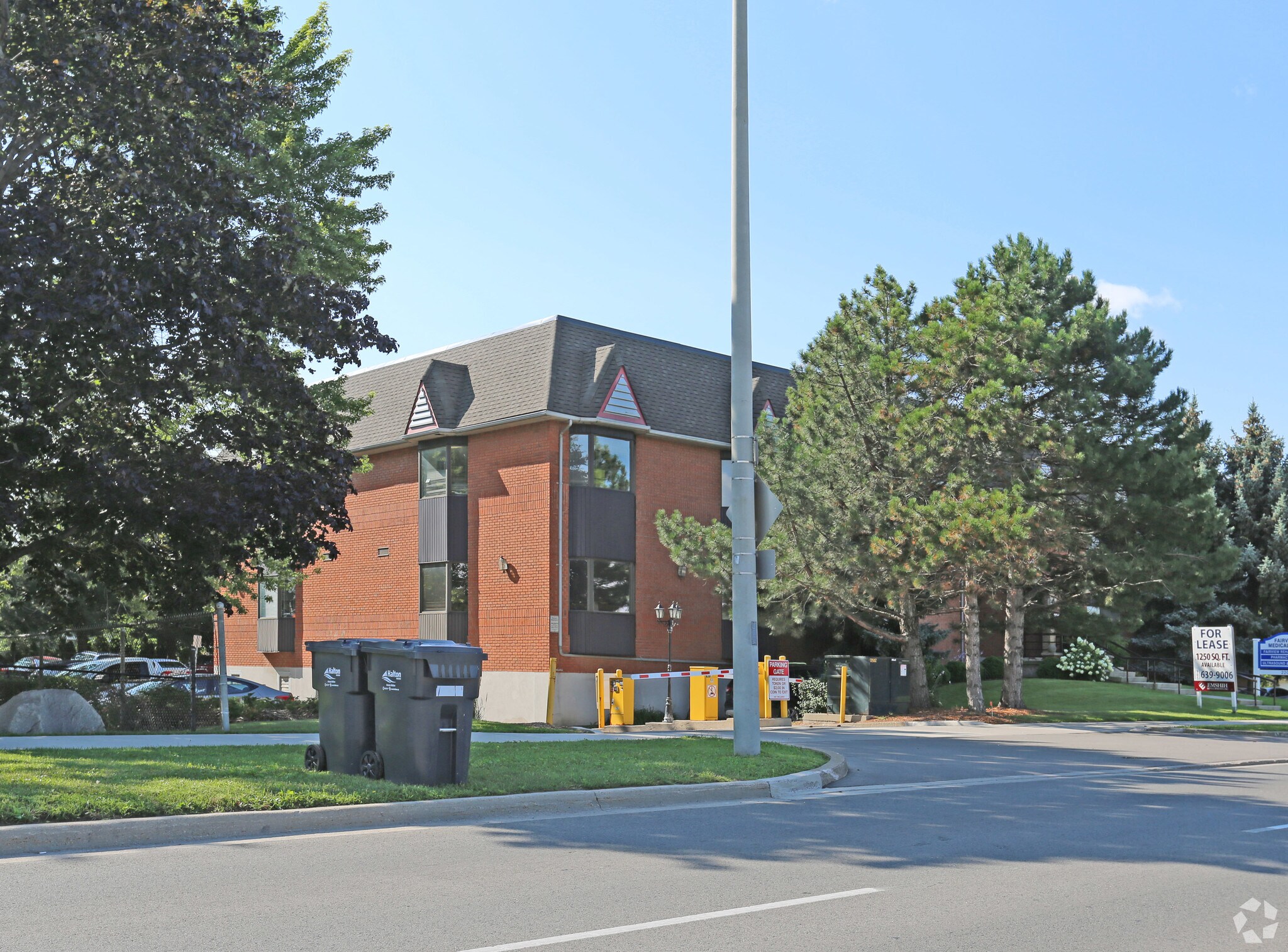 2200 Fairview St, Burlington, ON for Rent