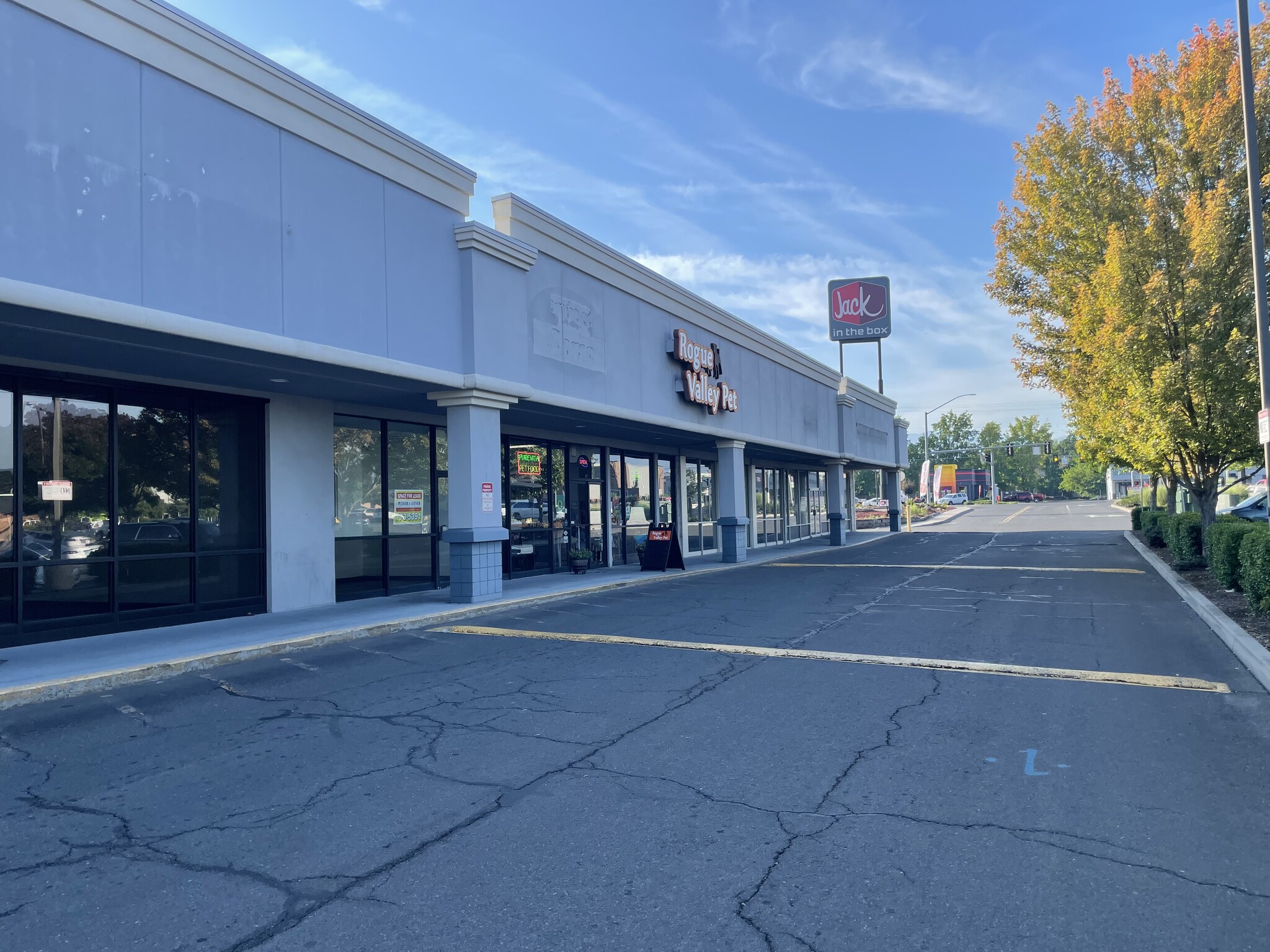 200-293 E Barnett Rd, Medford, OR for Rent