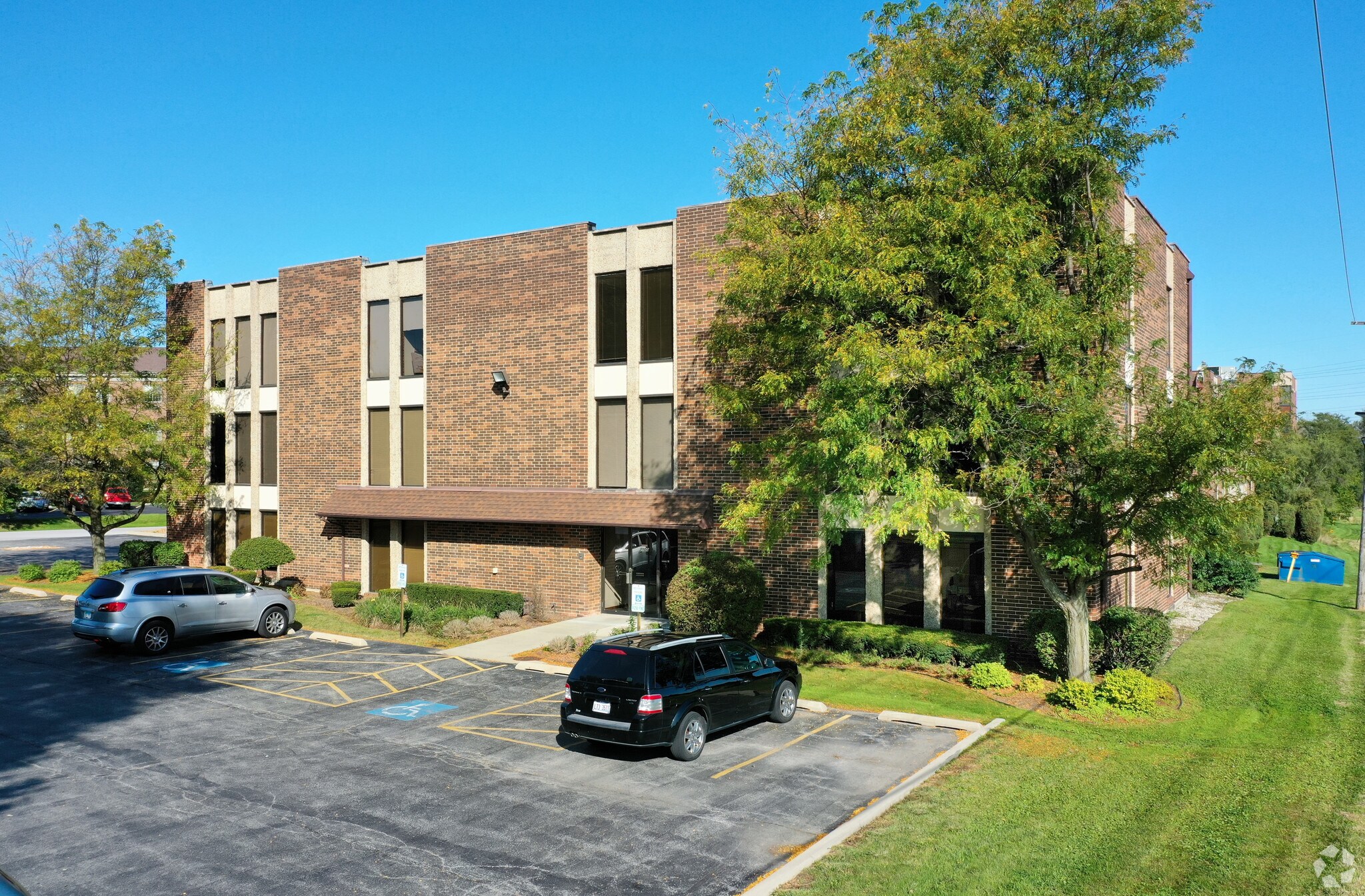 7800 W College Dr, Palos Heights, IL for Rent