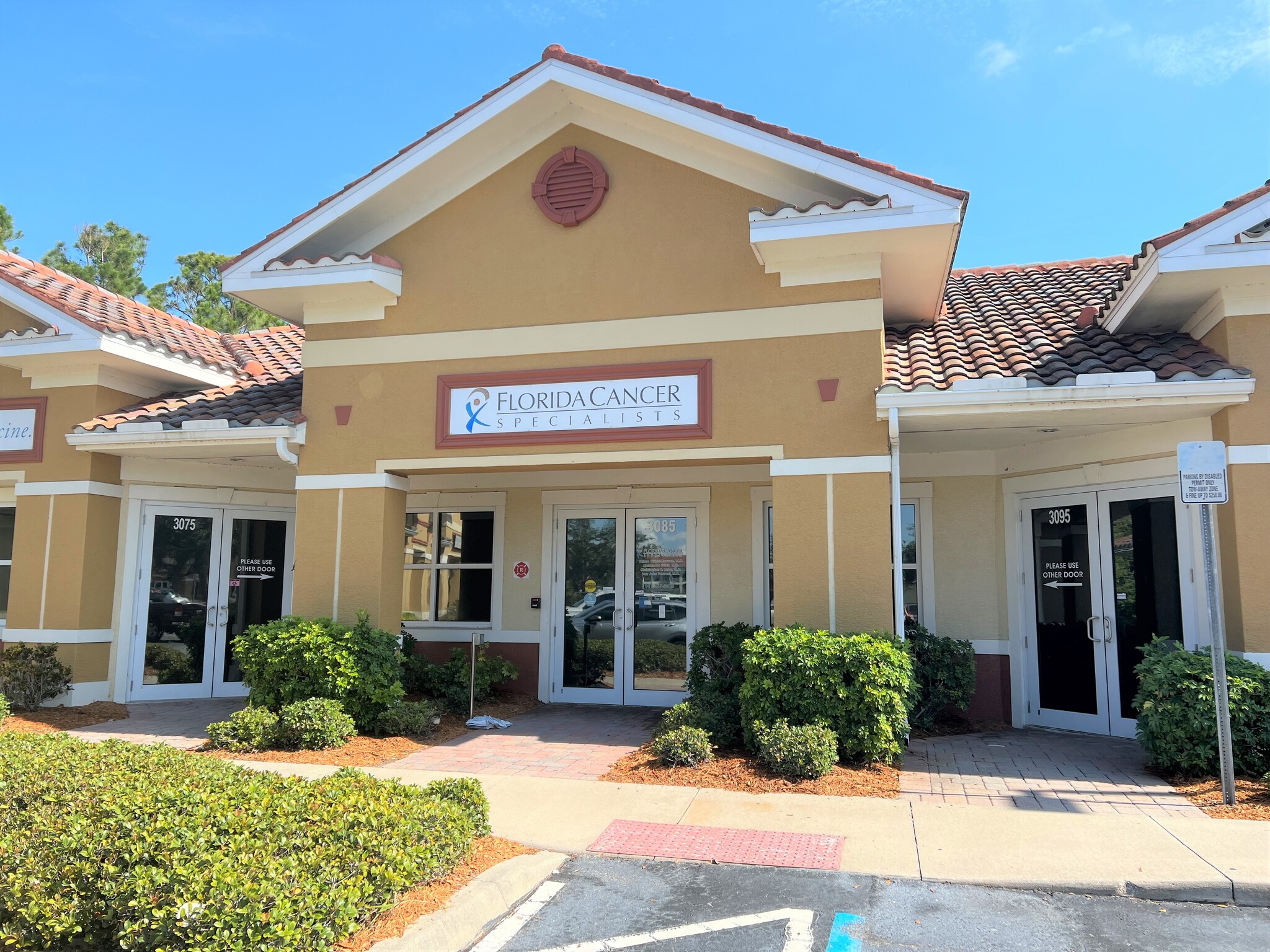 3075-3095 Bobcat Village Center Rd, North Port, FL for Sale