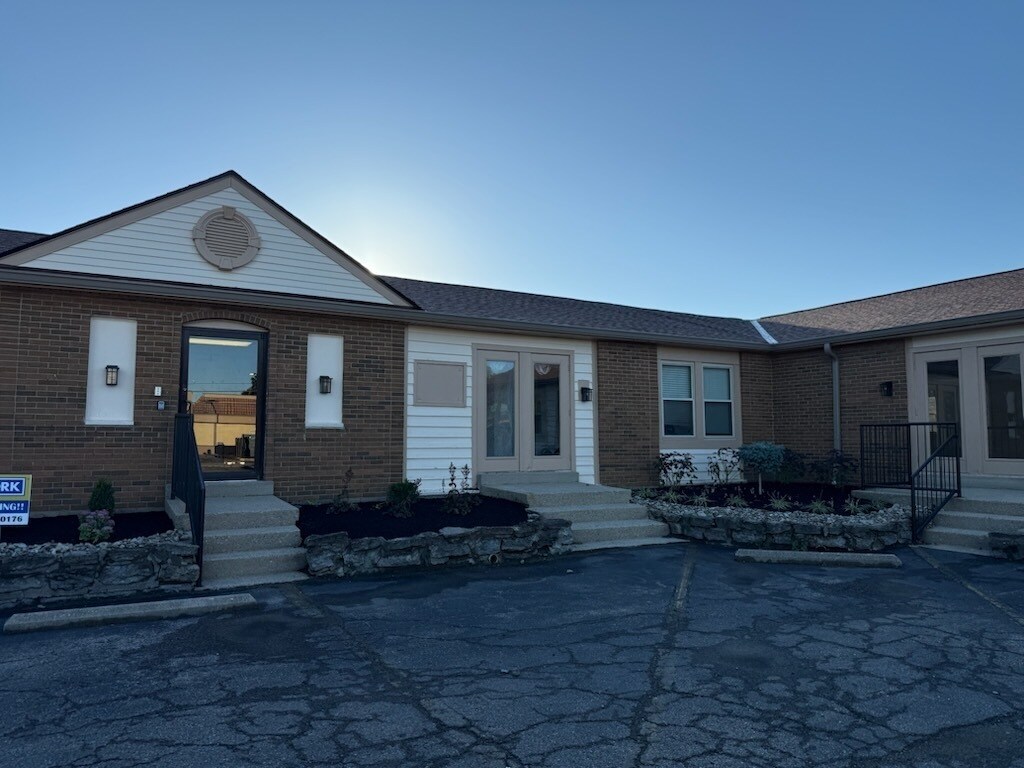 9280 Plainfield Rd, Blue Ash, OH for Rent