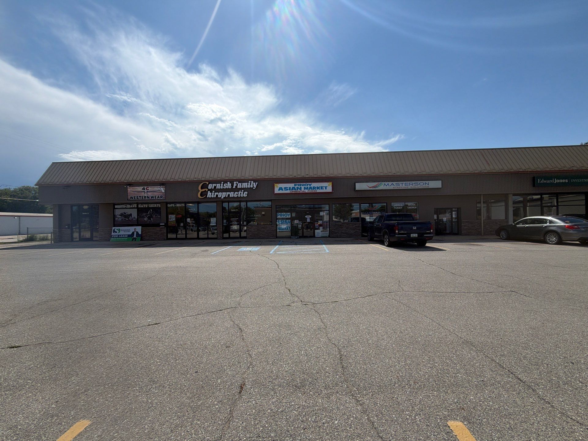 1911 4th St SW, Mason City, IA for Rent