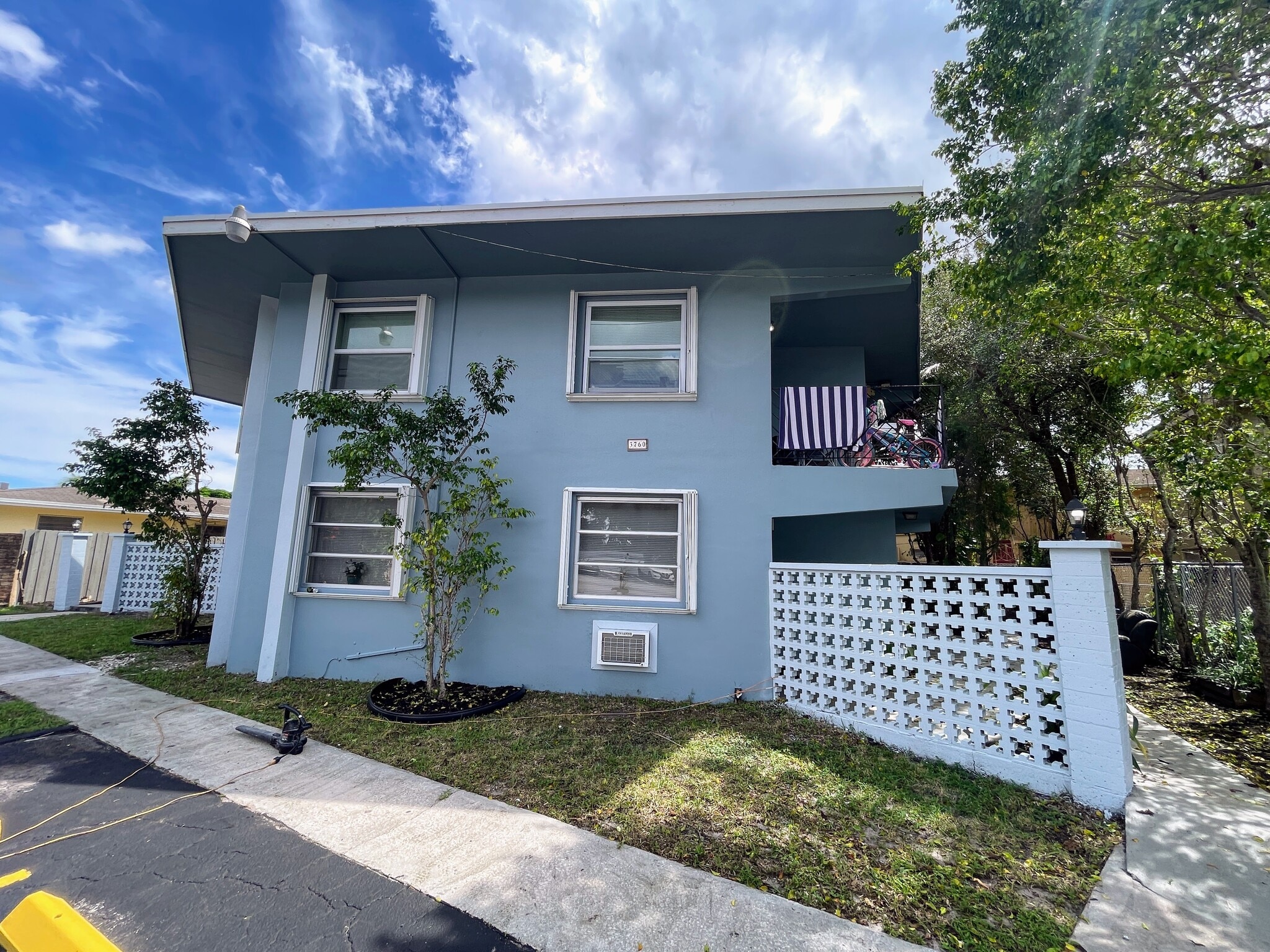 3760 SW 1st St, Fort Lauderdale, FL for Sale