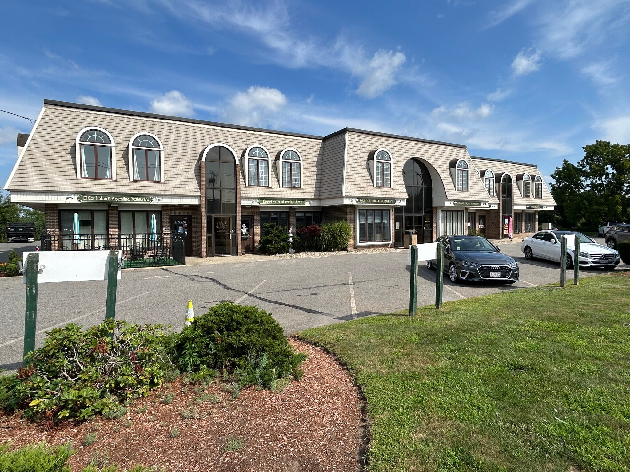 1060 Osgood St, North Andover, MA for Rent