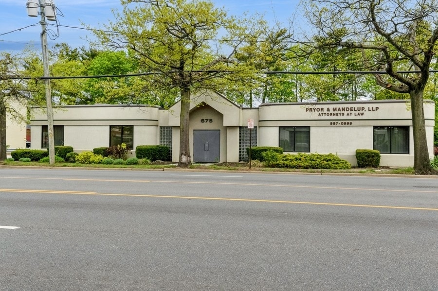 675 Old Country Rd, Westbury, NY for Sale