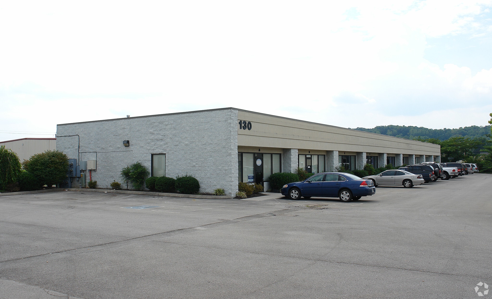 130 Perimeter Park Rd, Knoxville, TN for Rent