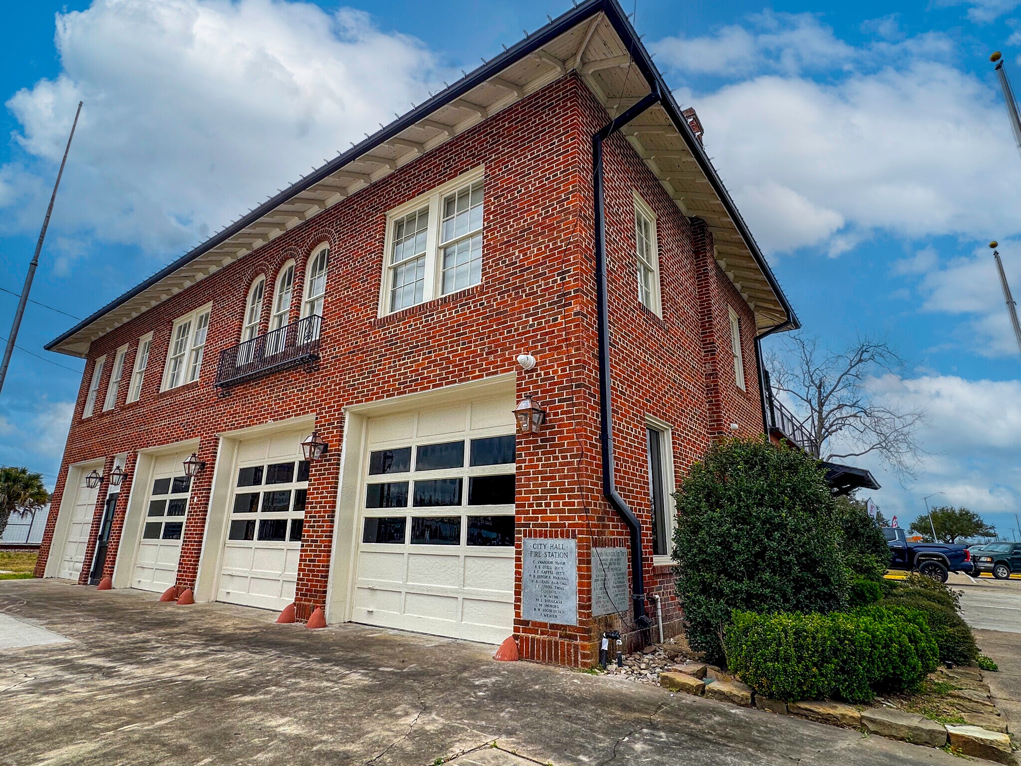 1 N Mechanic St, El Campo, TX for Rent