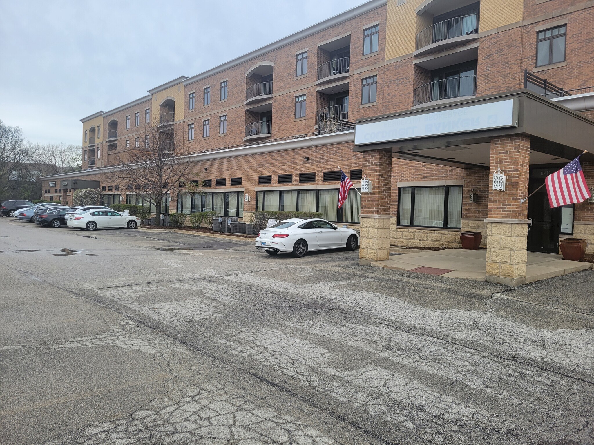 6400 N Northwest Hwy, Chicago, IL for Rent