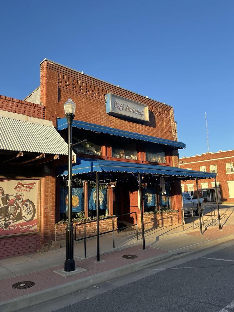 1725 Cecil St, Waynoka, OK for Sale