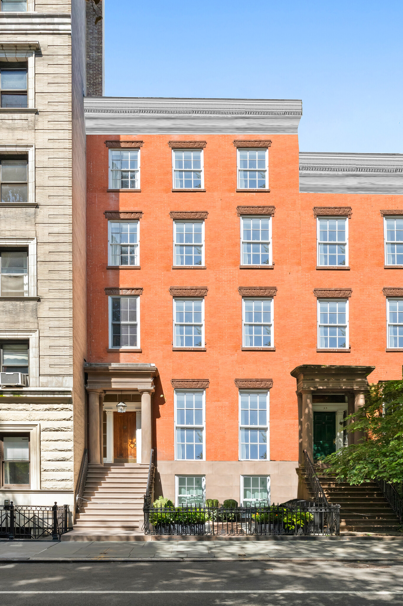 26 Washington Sq N, New York, NY for Sale