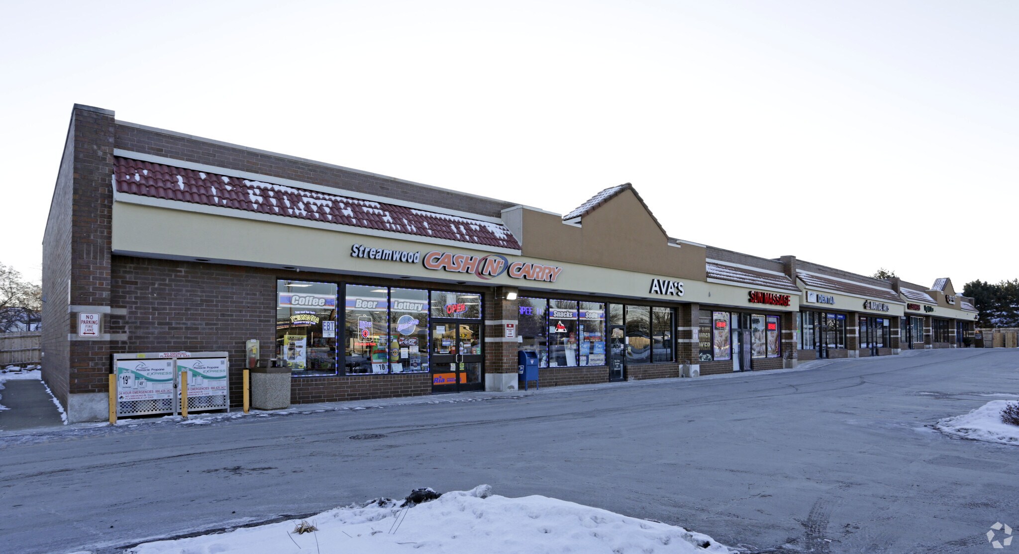 275-305 N Barrington Rd, Streamwood, IL for Rent
