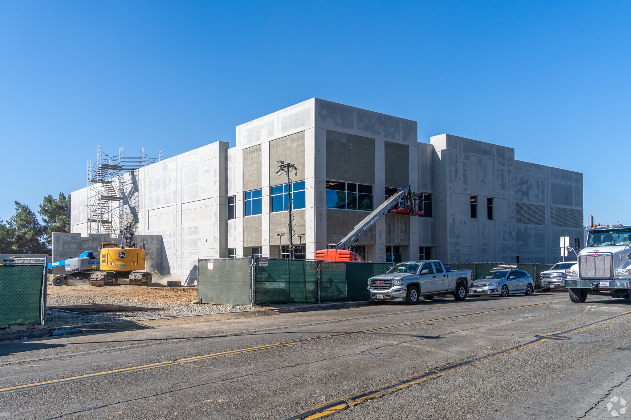 SEC of Perris Blvd & Globe St, Moreno Valley, CA for Rent