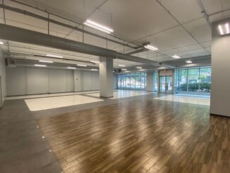 Chicago, IL Retail - 645-659 W Randolph St